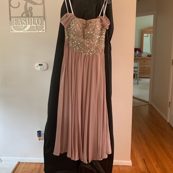 Stunning mother of the bride dress beaded - Picture 7 of 13